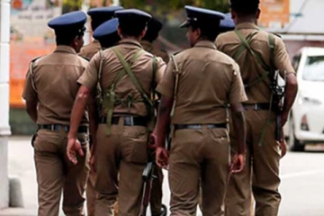 அதிரடிப்படையினரை கத்தியால் தாக்க முயன்ற நபருக்கு நேர்ந்த கதி