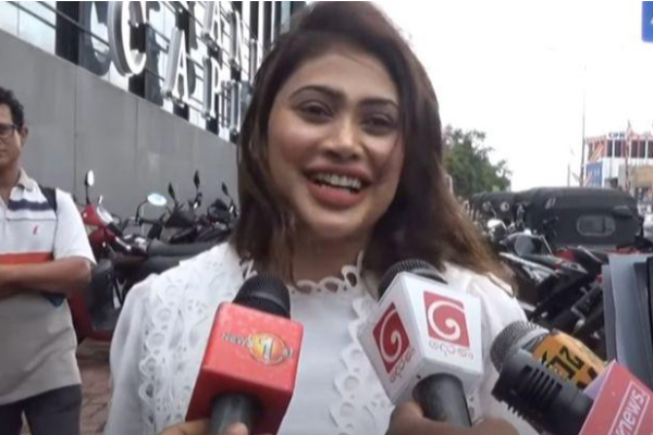 சி.ஐ.டி யில் முன்னிலையான பியூமி ஹன்சமாலி | Piumi Hansamali Files Complaint Cid