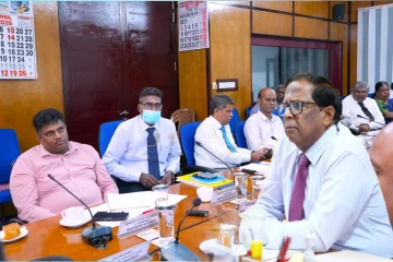 வடக்கு மாகாணத்தில் ஆசிரியர் இடமாற்றம் : ஆளுநரின் கண்டிப்பான உத்தரவு