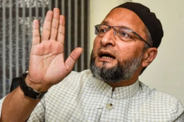 பாஜகவினர் மகாத்மா காந்திக்கு பதிலாக சாவர்க்கரை தேச தந்தையாக்கி விடுவார்கள்: மத்திய அமைச்சருக்கு ஒவைசி பதிலடி