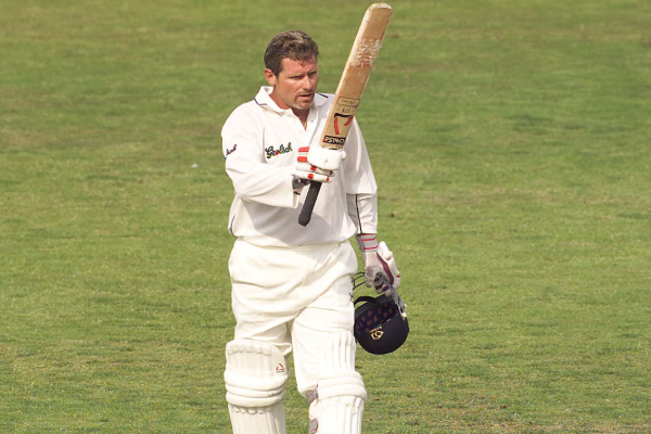 101 சதமடித்த முன்னாள் இங்கிலாந்து கிரிக்கெட் வீரர் காலமானார் | Former England Cricketter Robin Smith Dies