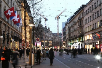 பொது இடங்களுக்கு செல்ல கட்டுப்பாடுகள்.. சுவிட்சர்லாந்து அரசின் நடவடிக்கை.!