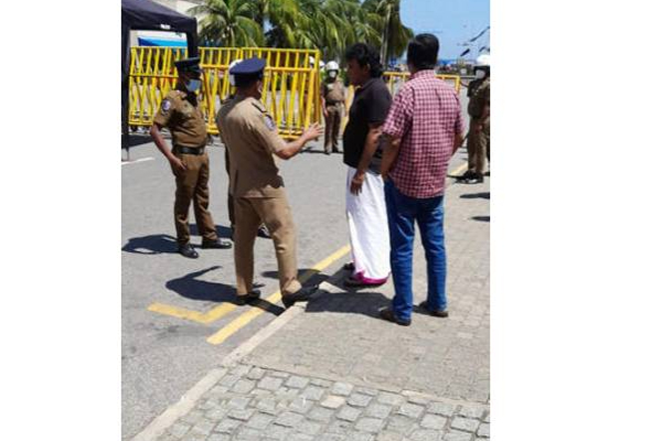 காலிமுகத்திடலில் தீடிரென களமிறங்கிய மனோ கணேசன்! | Galle Face Protest Street Ban Police Mano Ganesan