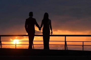 வாடகை காதலியாக கோடிகளில் சம்பாதிக்கும் பெண்!