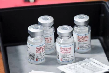 கொரோனா தடுப்பூசி மருந்தில் வித்தியாசமான துகள்கள்...எத்தனை பேருக்கு செலுத்தப்பட்டதோ