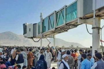 காபூல் விமான நிலையத்தில் நிலவும் பதற்றம்: 5 பேர் பரிதாப உயிரிழப்பு!