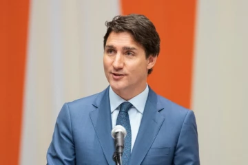 பிரதமரை பதவி விலகுமாறு கோரத் தீர்மானித்த கட்சி உறுப்பினர்கள்