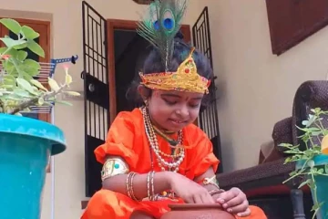 மகளை கிருஷ்ணராக மாற்றிய இஸ்லாமிய பெற்றோர்! இணையத்தில் வைரலாகும் புகைப்படம்