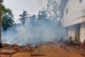வவுனியாவில் குப்பையை எரித்ததால் ஏற்பட்ட அசம்பாவிதம்!