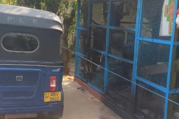 யாழில் வர்த்தக நிலையம் ஒன்று தீக்கிரை; விக்ஷமிகள் செயலா?