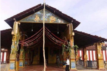 முல்லைத்தீவில் ஆலய உண்டியல் உடைத்து திருட்டு! (PHOTOS)