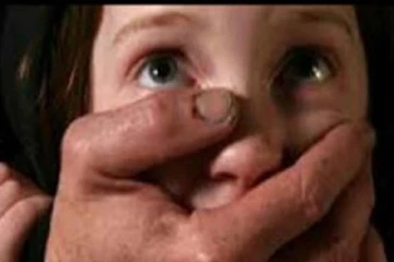 தாயை இழந்து பரிதவித்த பாடசாலை மாணவி வன்புணர்வு : குற்றவாளிக்கு 45 வருட கடூழிய சிறை