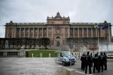 சுவீடன் நாடாளுமன்றத்தை தாக்குவதற்கு திட்டம் : அதிரடியாக இருவர் கைது