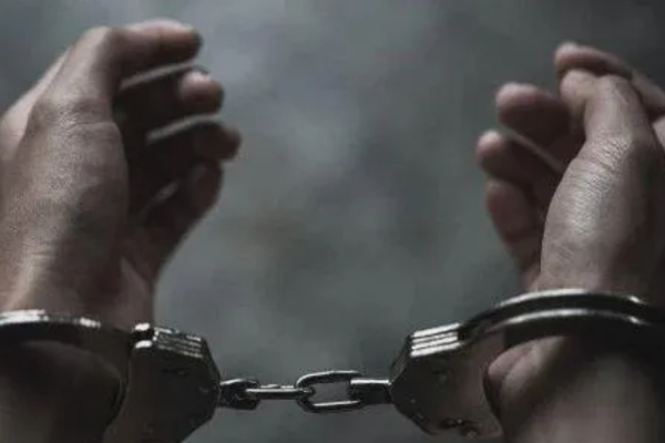 அநுராதபுரத்தில் ஹெரோயினுடன் கைதான அதிபருக்கு தடுப்பு காவல் | President Arrested With Heroin Remanded In Custody அநுராதபுரத்தில் ஹெரோயினுடன் கைதான அதிபருக்கு தடுப்பு காவல் | President Arrested With Heroin Remanded In Custody