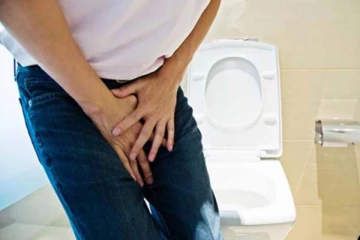 நுரை நுரையாக சிறுநீர் கழிக்கிறீர்களா? மிகப்பெரிய ஆபத்து ஜாக்கிரதை