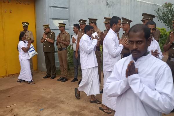 சுதந்திர தினத்தை முன்னிட்டு 49 கைதிகளுக்கு ஜனாதிபதி பொதுமன்னிப்பு | Presidential Granted 49 Prisoners Independence Day சுதந்திர தினத்தை முன்னிட்டு 49 கைதிகளுக்கு ஜனாதிபதி பொதுமன்னிப்பு | Presidential Granted 49 Prisoners Independence Day