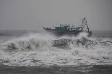 கடற்பரப்புகளுக்கு செம்மஞ்சள் எச்சரிக்கை; மீனவர்களே அவதானம்!