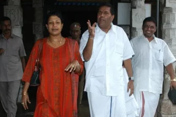 அவசரமாக நாட்டை விட்டு வெளியேறிய மஹிந்தவின் நெருங்கிய உறவினர்! வெளியானது புகைப்படம்