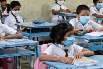அதிபர்,ஆசிரியர், மாணவர் உட்பட 49பேருக்கு கொரோனா