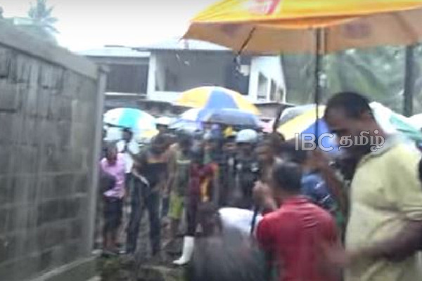 வீதியில் வாகனத்திற்கு வழிவிட முற்பட்ட மாணவனுக்கு நேர்ந்த துயரம் - கதறும் பெற்றோர் | Schoolboy Trapped In Culvert In Kurunegala Dies