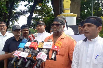 ஊடக அடக்கு முறைக்கு எதிராக வீதிக்கிறங்கிய ஊடகவியலாளர்கள்