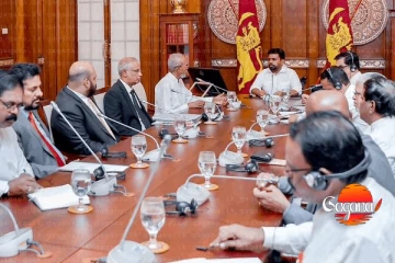 ජනපති පැය එකහමාරක් කතා කළේ උතුරු - නැගෙනහිර ගැටළු ගැනද?