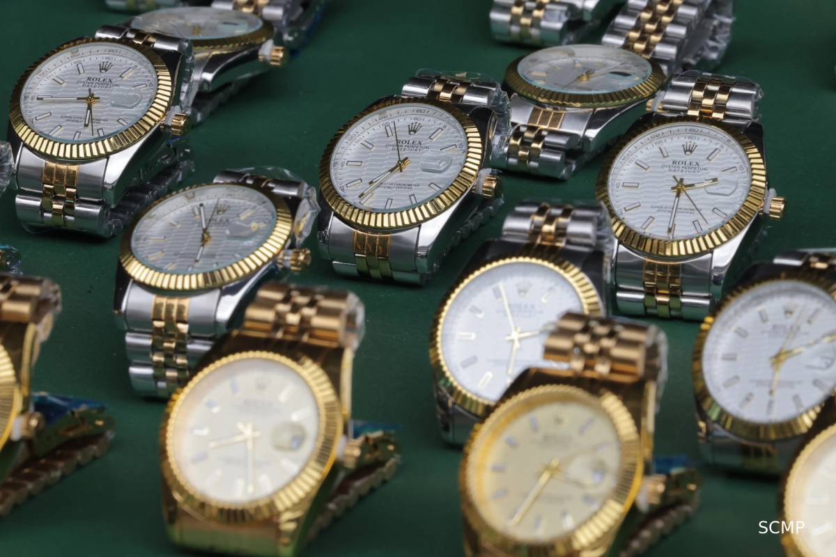 சுவிஸ் சுற்றுலா செல்வோருக்கு ஒரு எச்சரிக்கை | Swiss Customs Warns Over Fake Goods