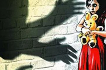 පාසල් දැරියක් අපයෝජනය කළ ත්‍රීරෝද රථ රියැදුරෙකුට වසර 10කට පසු ලැබුණ දඬුවම..