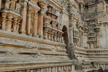 இலங்கையில் தங்க கோபுரமா?  பொக்கிஷங்கள் நிறைந்த அரிய இடம்...  ஒரே ஒரு முறையாவது சென்று வாருங்கள்!