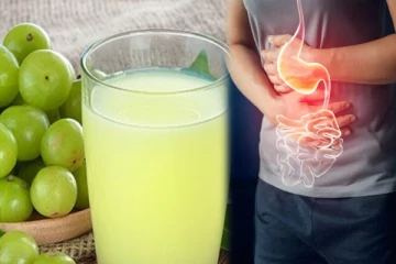 அல்சரை விரட்டியடிக்கும் நெல்லிக்காய் சாறு!