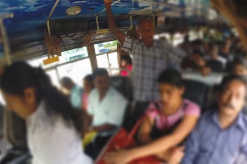 බස් රථවල යන මඟීන් මේ ගැන දැඩ් අවධානයෙන්..ඔබටත් මෙවැනි පිහි ප්‍රහාරයන් සිදුවිය හැකියි..
