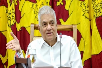 பிளவுபட்டது மகிந்த அணி - ரணிலுடனான சந்திப்பும் தோல்வி