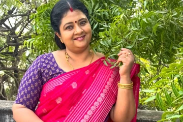 சிறகடிக்க ஆசை விஜயாவா இது.. சின்ன வயதில் கருப்பு பட நடிகருடன் இருக்கும் புகைப்படம்