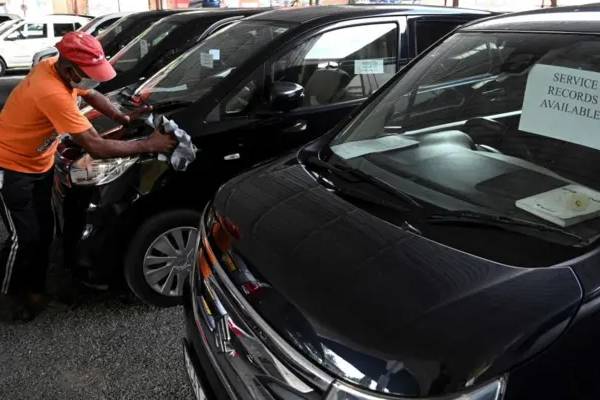 வாடகை வாகனங்களை பெற்றுக் கொள்ளும் வெளிநாட்டவருக்கு பொலிஸார் விடுக்கும் எச்சரிக்கை | Foreigners In Sri Lanka Driving License