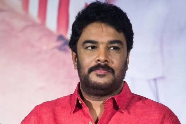 சுந்தர் சி இயக்கத்தில் அடுத்து இந்த முன்னணி நடிகரா.. எதிர்பாராத மாஸ் காம்போ