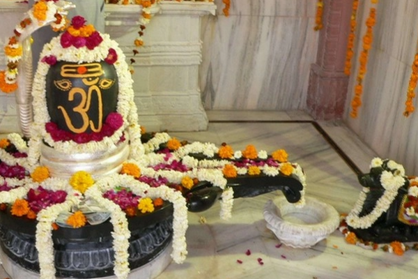 ஞாயிற்றுக்கிழமையில் வரும் பிரதோஷம் ; எப்படி சிவனின் அருளை பெறலாம் தெரியுமா? | Sunday Pradhosathil Sivan Arulai Perum Valipadu