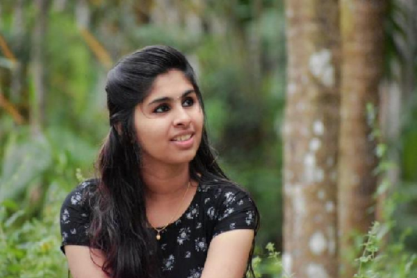 ஆர்டர் செய்த பிரியாணியை சாப்பிட்ட யுவதிக்கு நேர்ந்த கதி! | The Fate Of The Young Woman Ordered Biryani