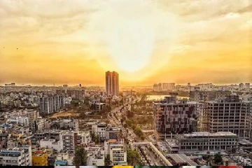 மது குடித்த செக்யூரிட்டியை தட்டிக்கேட்ட குடியிருப்புவாசி கொலை - பொதுமக்கள் அதிர்ச்சி