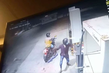 யாழில் எரிபொருள் நிலையத்தில் பரபரப்பை ஏற்படுத்திய சம்பவம்!