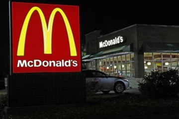 சூடான சிக்கினால் 8 லட்சம் டாலர் இழப்பீடு செலுத்தும் மெக்டொனால்டு