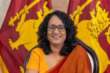 දිවයිනටම විශේෂ දැනුම්දීමක් - අගමැති හරිනිගේ ඡායාරූප සහ වීඩියෝ දර්ශන යොදාගෙන මෙවැනි දේ කළොත් දැඩි දඬුවම්