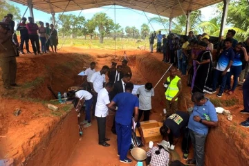 கொக்குத்தொடுவாய் அகழ்வு பணிகள் ஆறாவது நாள் நிறைவு: இதுவரை ஆறு உடற்பாகங்கள் மீட்பு(படங்கள்)