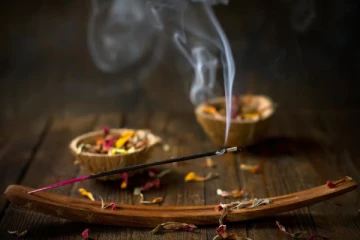 உங்க வீட்டுல ஊதுபத்தி ஏத்துவீங்களா? அப்போ இத அவசியம் தெரிஞ்சிக்கோங்க