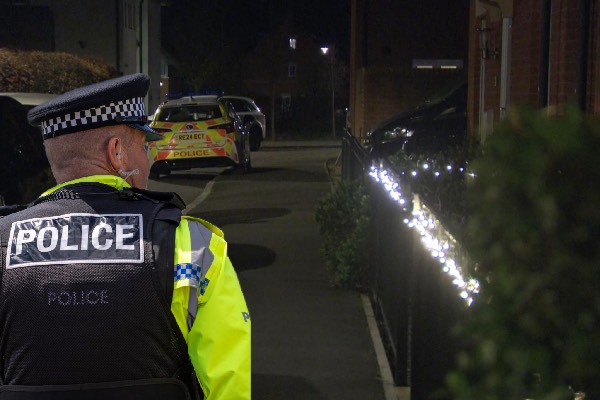 பிரித்தானியாவில் கிறிஸ்துமஸ் தினத்தன்று நிகழ்ந்த சோகம்: கொடூர தாக்குதலில் 80 வயது மூதாட்டி பலி | Christmas Day Tragic Old Lady Died In Devizes