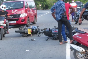 மட்டக்களப்பு-கல்முனை பிரதான வீதியில் விபத்து - இருவர் படுகாயம்