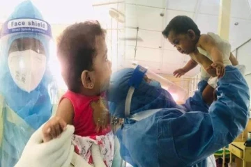 பெற்றோர்களால் கைவிடப்பட்ட குழந்தைக்கு வைத்தியசாலையில் காதுக்குத்து நிகழ்வு! நெகிழ்ச்சி சம்பவம்