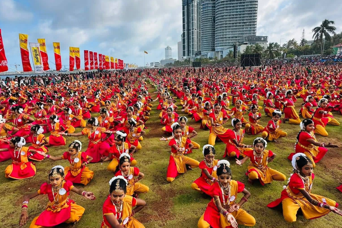 கொழும்பில் 5000ற்கும் மேற்பட்ட பரதநாட்டியக் கலைஞர்களால் படைக்கப்பட்ட கின்னஸ் உலக சாதனை | Guinness Record Set By 5 000 Bharatanatyam Dancers கொழும்பில் 5000ற்கும் மேற்பட்ட பரதநாட்டியக் கலைஞர்களால் படைக்கப்பட்ட கின்னஸ் உலக சாதனை | Guinness Record Set By 5 000 Bharatanatyam Dancers