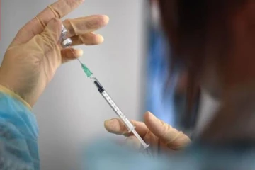 ஜெர்மனியில் கொரோனா தடுப்பூசிக்கு பதிலாக உப்புக் கரைசலை செலுத்திய செவிலியர்!