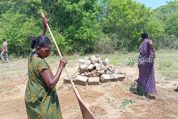 மாவீரர் தினத்தை முன்னிட்டு தரவை மாவீரர் துயிலுமில்லத்தில் முன்னெடுக்கப்பட்டுள்ள துப்புரவு பணிகள் | Maveerar Remembrance Day Cleaning