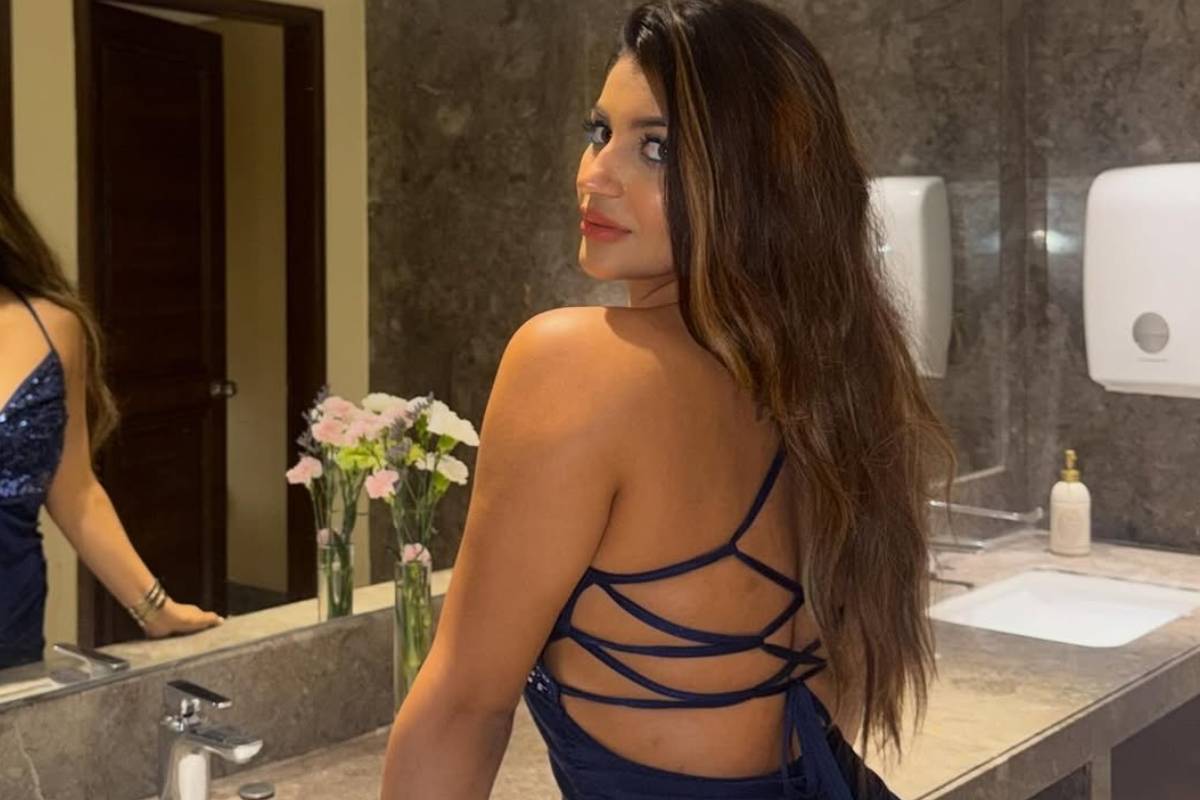 ஈரான் காமெனி உயிரிப்பு!! நடுவிரலை காட்டி கொண்டாடிய நடிகை யாஷிகா ஆனந்த் | Yashika Celebrated The Death Of Ali Khamenei ஈரான் காமெனி உயிரிப்பு!! நடுவிரலை காட்டி கொண்டாடிய நடிகை யாஷிகா ஆனந்த் | Yashika Celebrated The Death Of Ali Khamenei